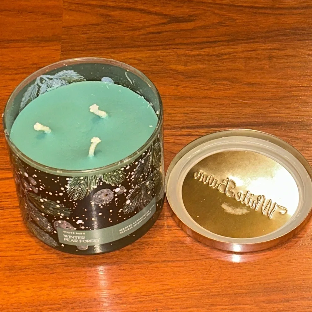 NWTS Bath & Body Works White Barn 3-Wick Candle Winter Pear Forest
